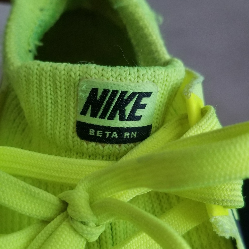 Nike Beta RN Running Shoe Knit Socklike Upper Volt - Picture 5 of 8